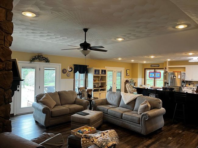 1979 Commonwealth Rd, House other with 3 bedrooms, 2 bathrooms and 2 parking in Galax VA | Image 9