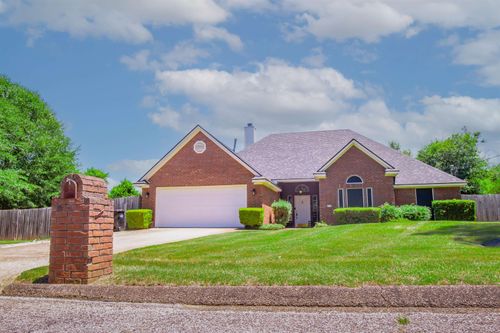 3718 Kriss Dr, Longview, TX, 75604 | Card Image