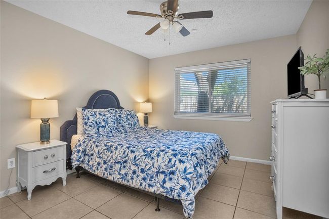 Apt B bedroom #3 | Image 36