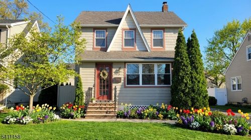 75 Chestnut Ave, Rochelle Park, NJ, 07662-3823 | Card Image