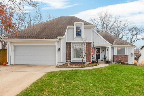 8267 W 116th Ter, Overland Park, KS, 66210-1917 | Card Image