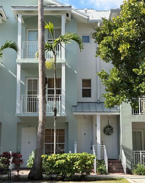 353-353 Sw 13th Ter, Fort Lauderdale, FL, 33312-7585 | Card Image
