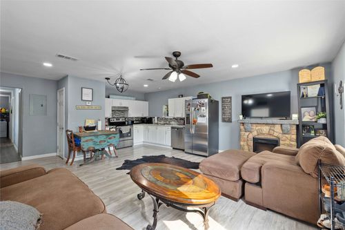 1005 S Mary St, Comanche, TX, 76442-3066 | Card Image