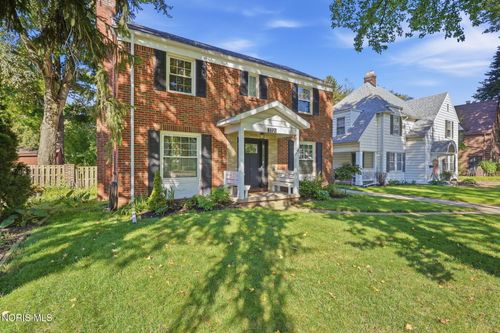2221 Densmore Dr, Toledo, OH, 43606-3168 | Card Image