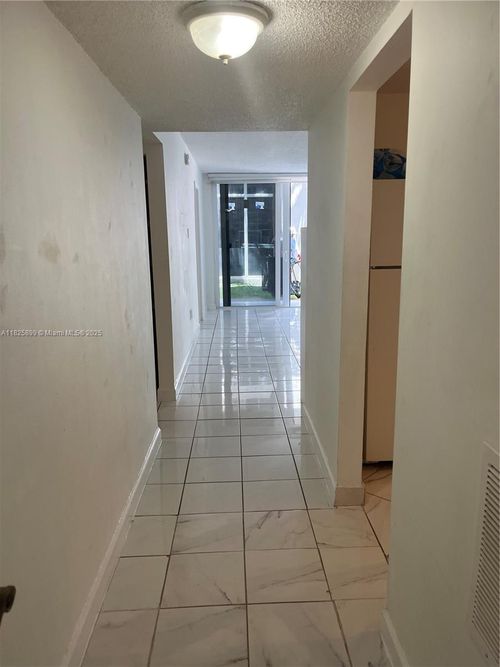 apt-2151-10000 Nw 80th Ct, Hialeah Gardens, FL, 33016-2227 | Card Image