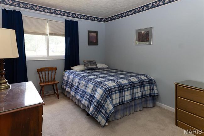 includes a 1/2 bath | Image 15