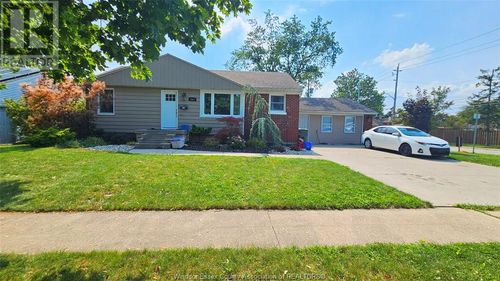 2801 Randolph Ave, Windsor, ON, N9E3E3 | Card Image