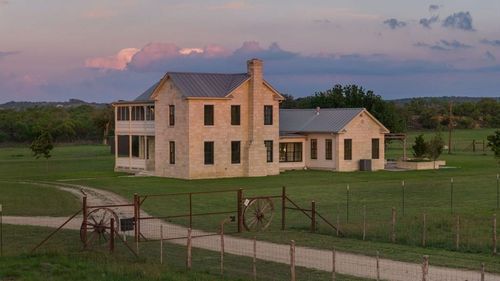466 German Ln, Fredericksburg, TX, 78624-5363 | Card Image