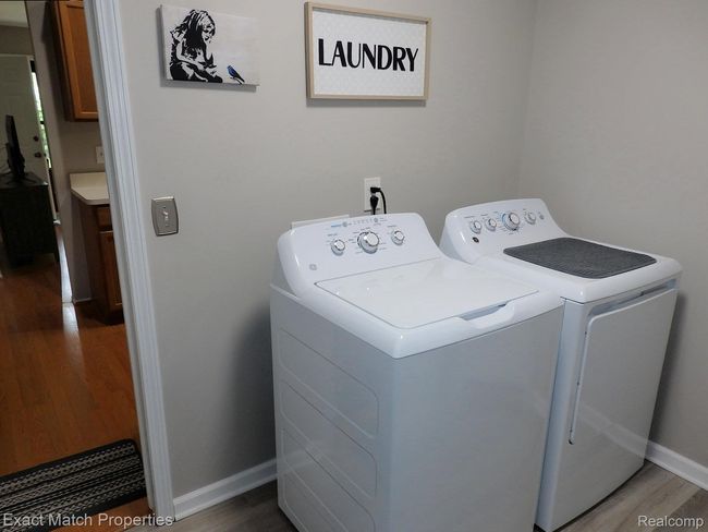 Washer and dryer are included | Image 24