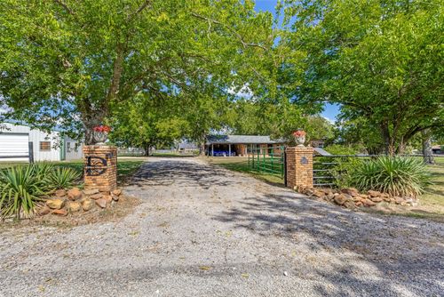 9591 Dripping Springs Rd, Denison, TX, 75021-4381 | Card Image
