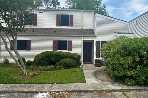 240 Putters Ln, Slidell, LA, 70460-5210 | Card Image