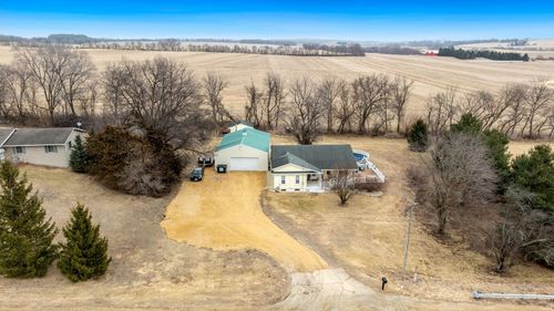 8701 N Main Street, LEAF RIVER, IL, 61047 | Card Image