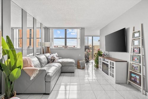 apt-414-9440 W Flagler St, Miami, FL, 33174-2041 | Card Image