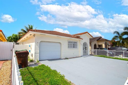 3133 W 70th Ter, Hialeah, FL, 33018-5272 | Card Image