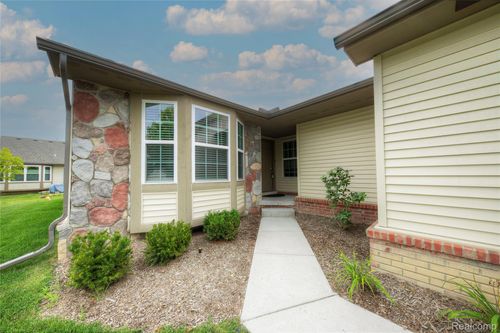 1868 Wexford Dr, Ypsilanti, MI, 48198-3293 | Card Image