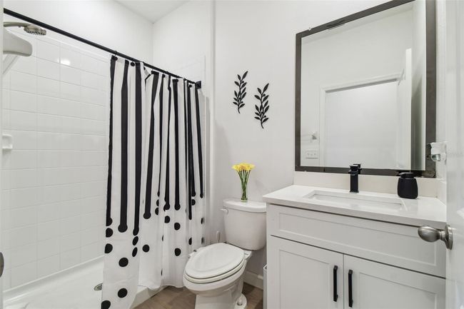 Downstairs Bath | Image 20