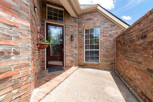 18132 Meandering Way, House other with 3 bedrooms, 2 bathrooms and null parking in Dallas TX | Image 5