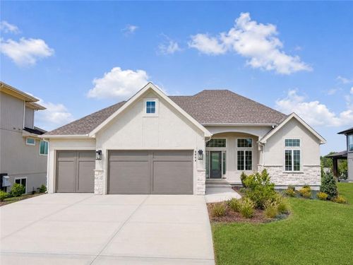 8004 Round Prairie St, Shawnee, KS, 66220-2517 | Card Image
