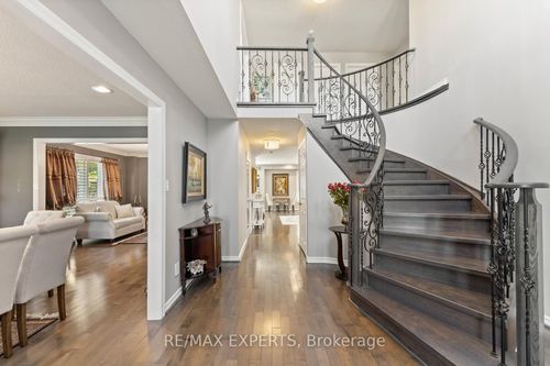 286 Kirby Cres, Newmarket, ON, L3X1H4 | Card Image