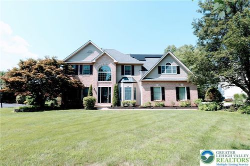 4950 Long Dr, Bethlehem, PA, 18020-8866 | Card Image