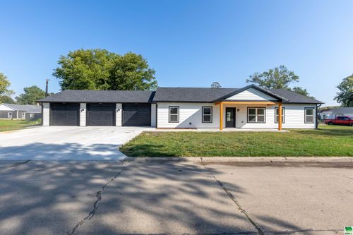 1418 12th St, Onawa, IA, 51040-1716 | Card Image