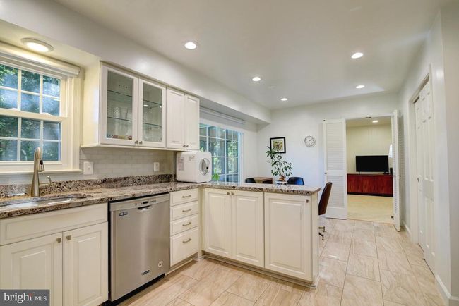 5901 Boothe Dr, House other with 4 bedrooms, 4 bathrooms and null parking in BURKE VA | Image 5