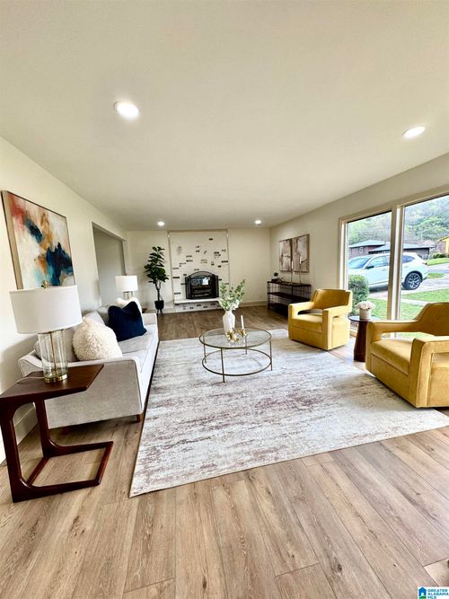 3094 Wenonah Park Rd Sw, BIRMINGHAM, AL, 35211-5845 | Card Image