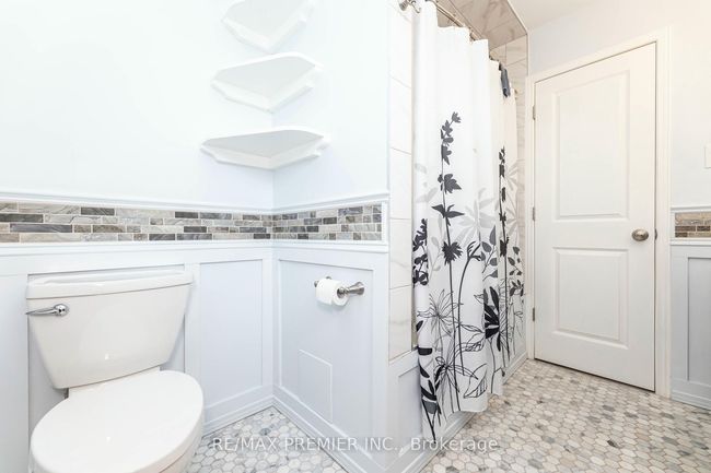 43 - 21a Thistle Down Blvd, Condo with 3 bedrooms, 3 bathrooms and 1 parking in Toronto ON | Image 36