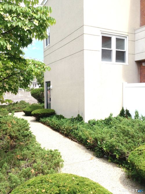 2d-1220 Whitney Ave, Hamden, CT, 06517-2877 | Card Image