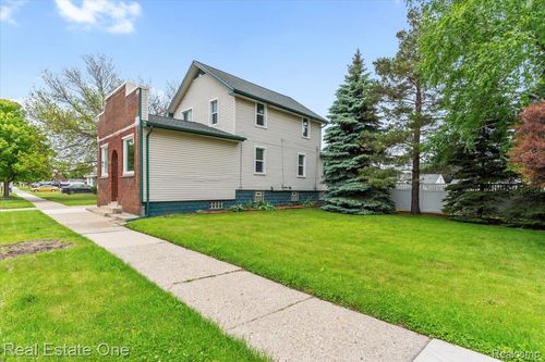 862 Goddard St, Wyandotte, MI, 48192-2848 | Card Image