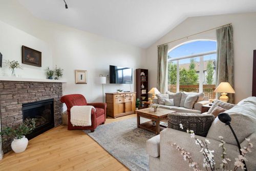 19 Rockmont Crt Nw, Calgary, AB, T3G5V8 | Card Image