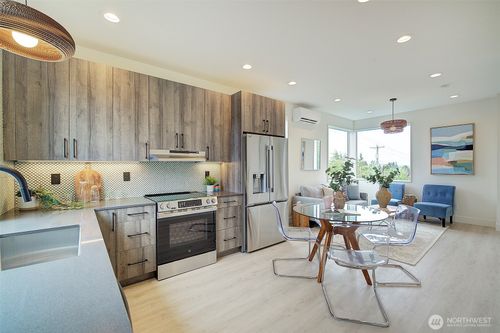 b-7912 34th Ave Sw, Seattle, WA, 98126-3557 | Card Image