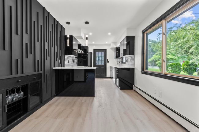 4 Hill Farm Rd, House other with 4 bedrooms, 3 bathrooms and 3 parking in Bloomfield CT | Image 4