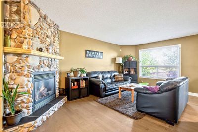 145 Crystal Shores Grove, House other with 4 bedrooms, 4 bathrooms and 4 parking in Okotoks AB | Image 3