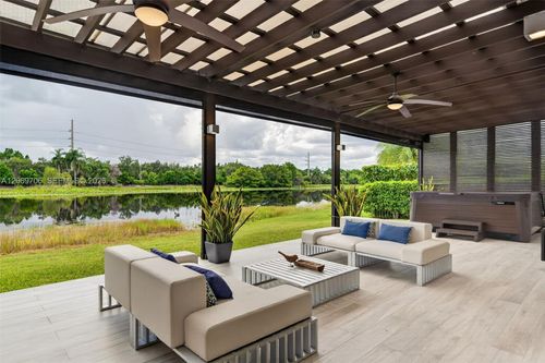 2126 Quail Roost Dr, Weston, FL, 33327-1450 | Card Image