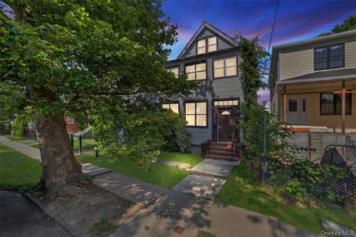 439 S 7th Ave, Mount Vernon, NY, 10550-4421 | Card Image