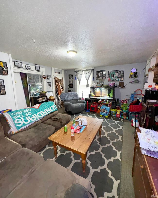 2124 S Walnut St, Home with 3 bedrooms, 1 bathrooms and null parking in Muncie IN | Image 10