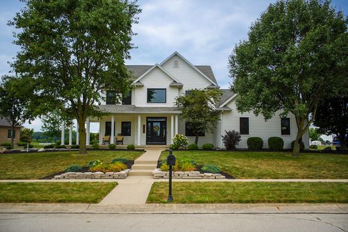 802 Stoneybrook Dr, Saint Marys, OH, 45885-9290 | Card Image