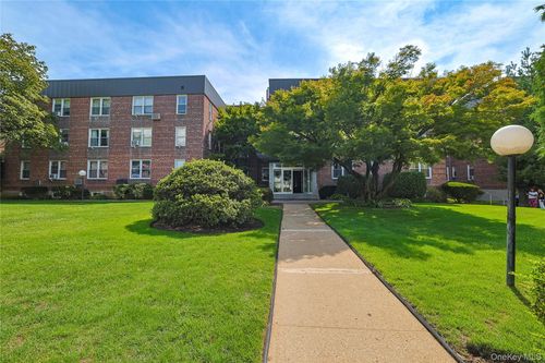 1b-530 Dubois Ave, Valley Stream, NY, 11581-3202 | Card Image