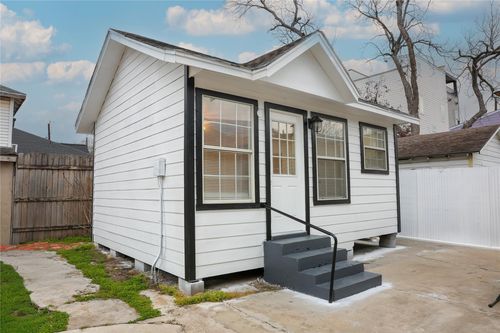 10 Jenkins St, Houston, TX, 77003-1914 | Card Image