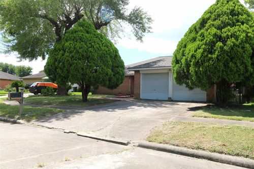 13011 Benford Dr, Houston, TX, 77099-2240 | Card Image