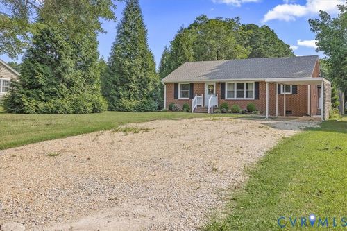 223 Virginia Ave, Wakefield, VA, 23888-2937 | Card Image