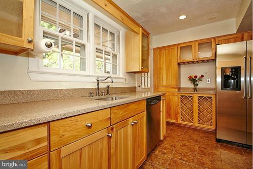 137 Virginia Avenue S, FALLS CHURCH, VA, 22046 | Card Image