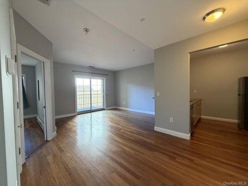 apt-204-543 Main St, New Rochelle, NY, 10801-7261 | Card Image