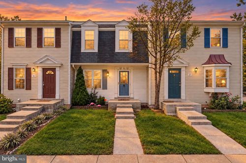 4 Mosbey Ct, STERLING, VA, 20165-5657 | Card Image