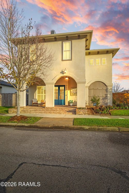 207 Flores Ct, Lafayette, LA, 70507-5337 | Card Image