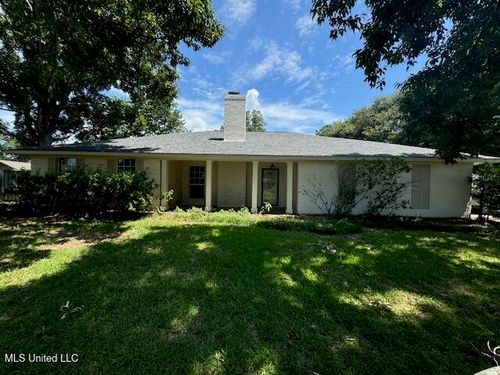 105 Arrowhead Dr, Natchez, MS, 39120-5063 | Card Image