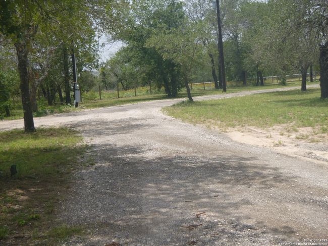 1125 Clear Lake Loop, House other with 1 bedrooms, 1 bathrooms and null parking in Poteet TX | Image 25