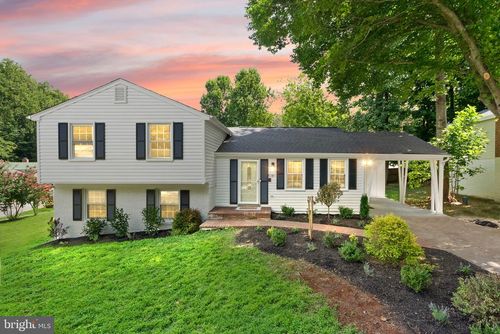 5141 Bradfield Dr, ANNANDALE, VA, 22003-4013 | Card Image