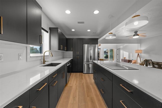 17730 Long Point Dr, House other with 3 bedrooms, 2 bathrooms and null parking in REDINGTON SHORES FL | Image 8